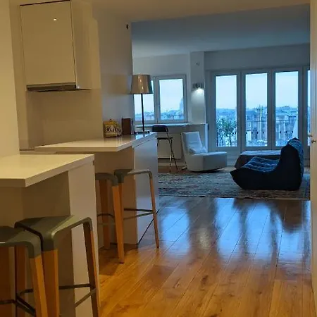 Apartment Gorgeous Penthouse Overlooking The Skyline *