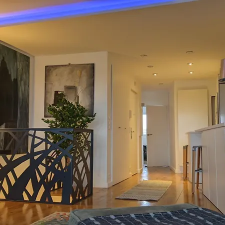Apartment Gorgeous Penthouse Overlooking The Skyline *