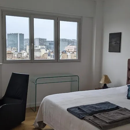 Gorgeous Penthouse Overlooking The Skyline Apartment *